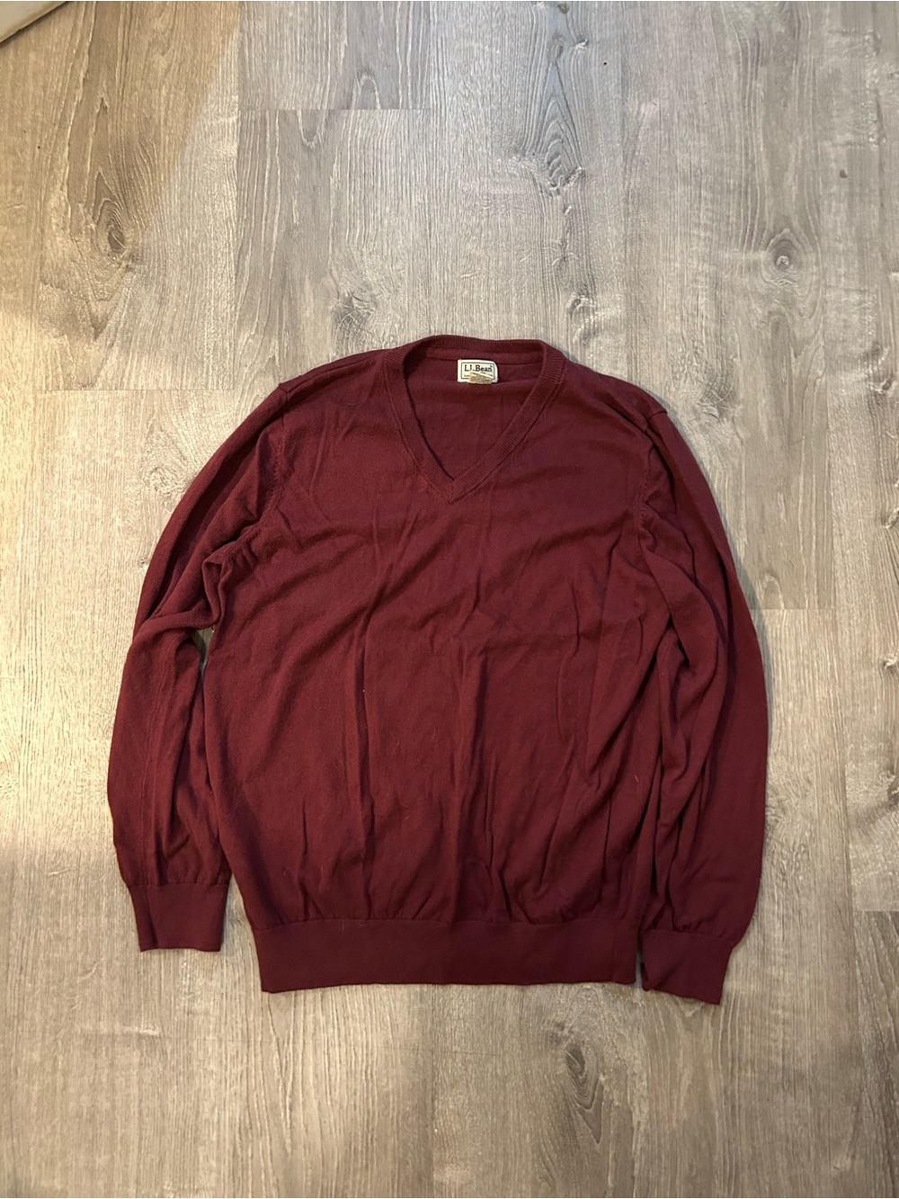L.L. Bean Cashmere Cotton Men's V-Neck Sweater in Wine/Burgundy